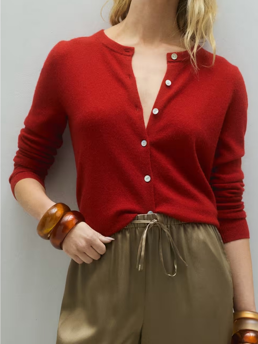 Quince Red Button-Up Mongolian Cashmere medium sweater - Picture 2 of 5